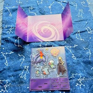 NWOT Cynthia's Garchomp EX Acrylic Standee Set